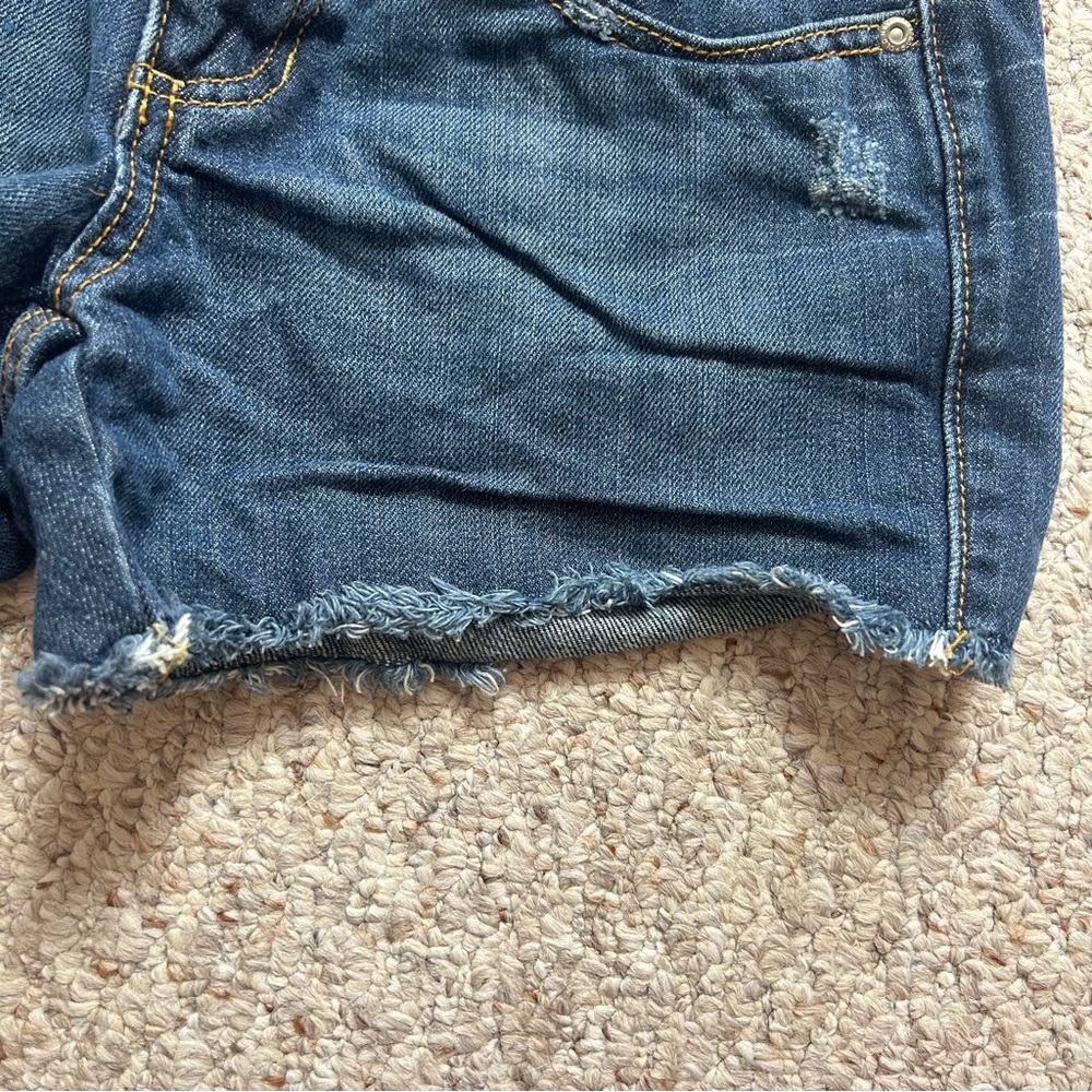 Old Navy Low Rise Cut Off Shorts Womens 4 Raw Hem Distressed Blue Jean Denim - Picture 2 of 10